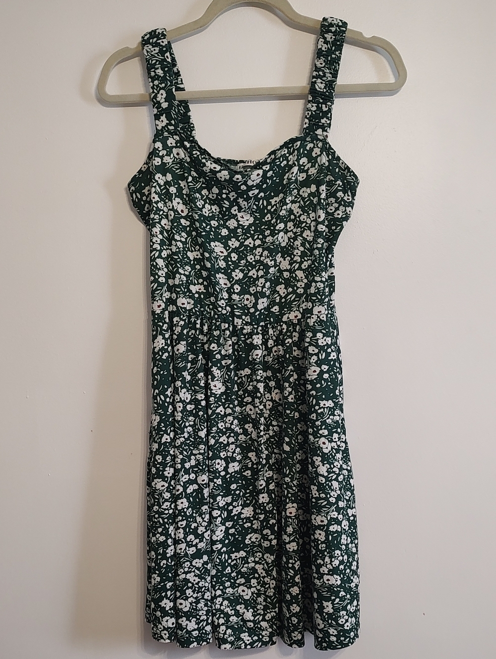 Huhot Green Floral Sundress with White Flower Print